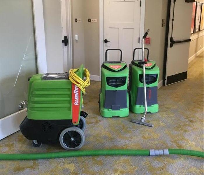 SERVPRO equipment to dry hotel carpet